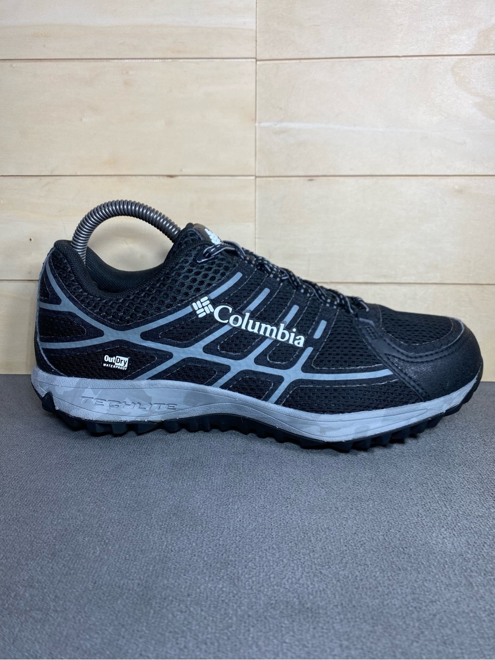 Columbia Junction Black Grey Women's Size 8.5 Hiking Shoes Sneakers Waterproof